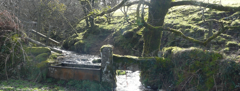 39-granite-stile-stream-water-trough-bodmin-moor-cornwall